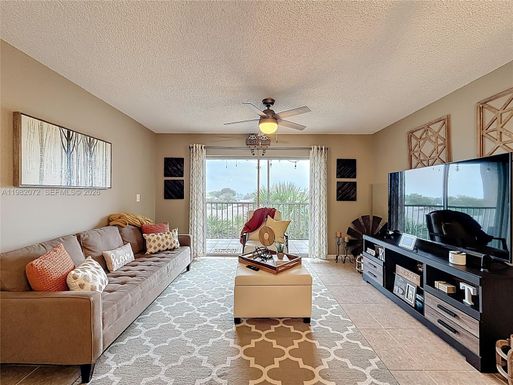 17000 NW 67th Ave # 423, Hialeah FL 33015