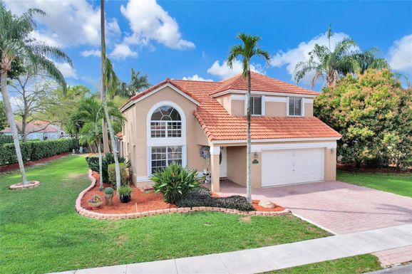 2632 Oak Park Cir, Davie FL 33328