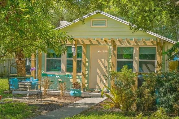 213 N E St, Lake Worth FL 33460