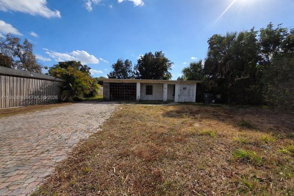 4574 Schall Rd, West Palm Beach FL 33409