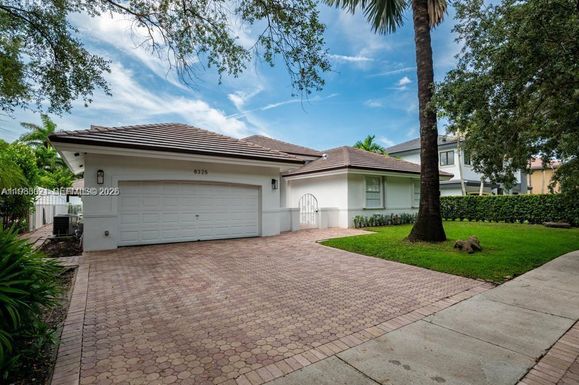 8325 NW 161st Ter # 8325, Miami Lakes FL 33016