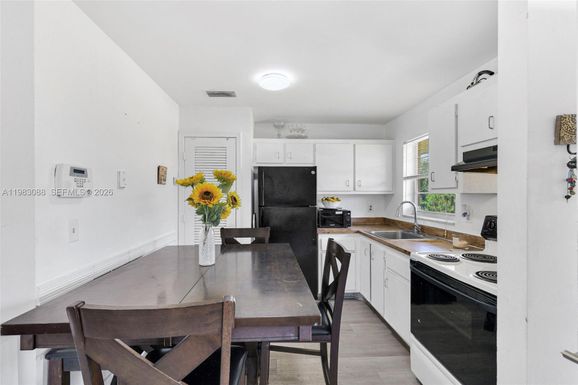 5150 NE 6th Ave # 117, Oakland Park FL 33334