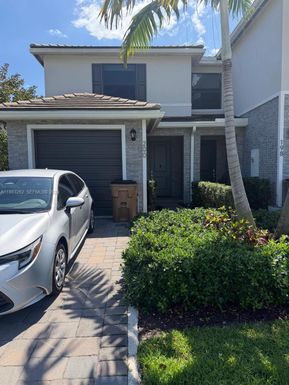 200 SE 5th Ct # 200, Deerfield Beach FL 33441