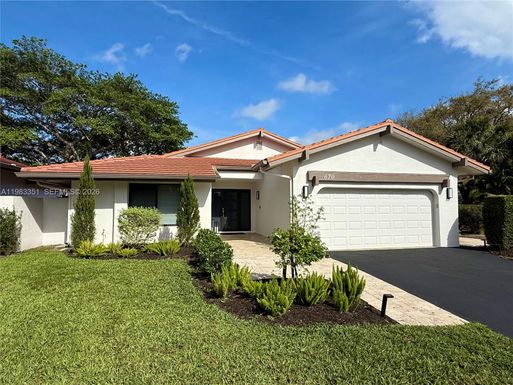 670 Deer Creek Hollows Cir, Deerfield Beach FL 33442