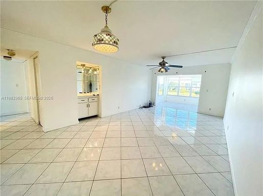 9370 SW 8th St # 423, Boca Raton FL 33428