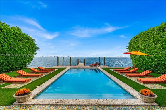 1277 N Venetian Way, Miami FL 33139