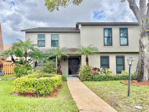 404 Sandtree Dr, Palm Beach Gardens FL 33403