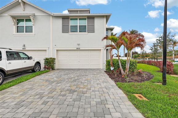 5610 SE Edgewater Cir, Stuart FL 34997