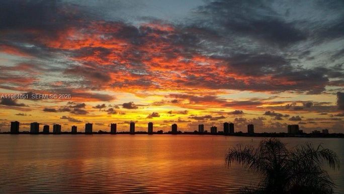 801 Lake Shore Dr # 403, Lake Park FL 33403