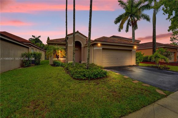 930 Bluewood Ter, Weston FL 33327