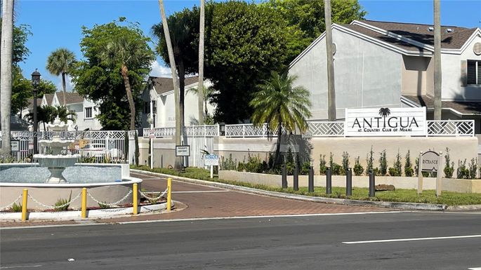 17505 NW 67th Pl # 11, Hialeah FL 33015