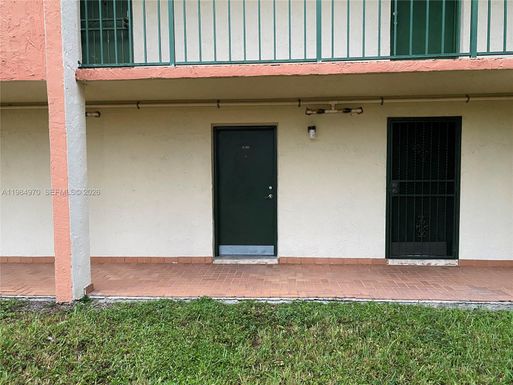 9405 W Flagler St # D105, Miami FL 33174