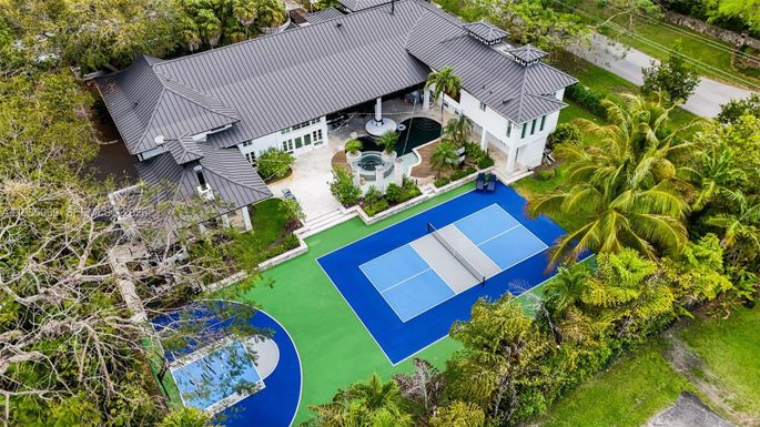 6700 SW 132nd St, Pinecrest FL 33156