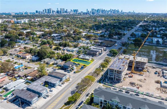 6425 NW 12th Ave, Miami FL 33150