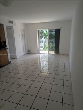 1051 SW 1st St # 411, Miami FL 33130