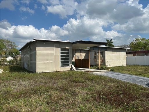 7802 NW 68th Ter, Tamarac FL 33321