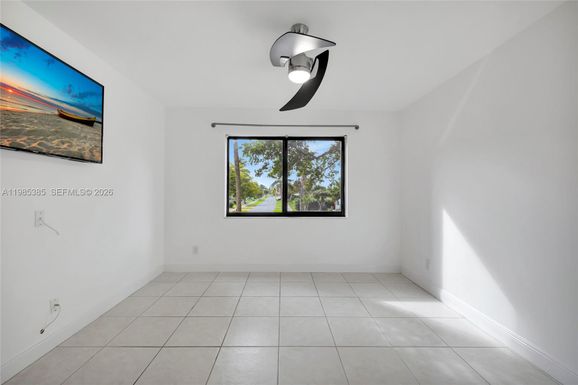 126 S Cypress Rd # 729, Pompano Beach FL 33060