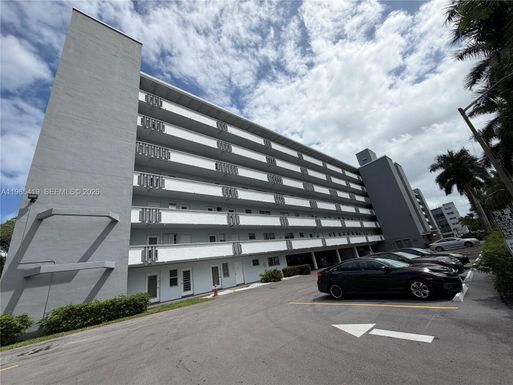 1000 NE 14th Ave # 201, Hallandale Beach FL 33009