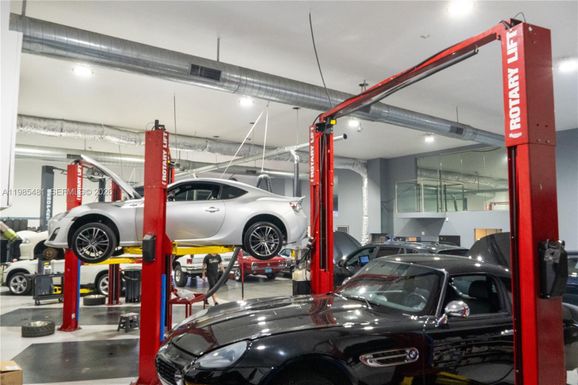 5836 Rodman St, Hollywood FL 33023