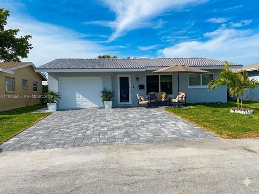 7303 NW 57th Dr, Tamarac FL 33321