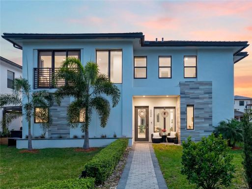 8281 NW 48th Ter, Doral FL 33166