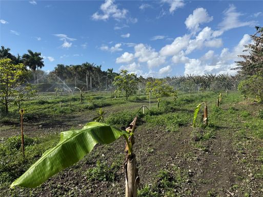 16455 SW 207, Homestead FL 33187