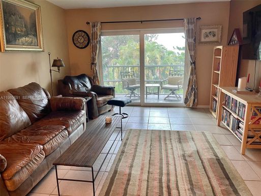 1000 Hillcrest Ct # 308, Hollywood FL 33021