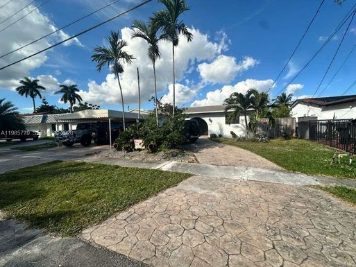 2827 Mckinley St, Hollywood FL 33020