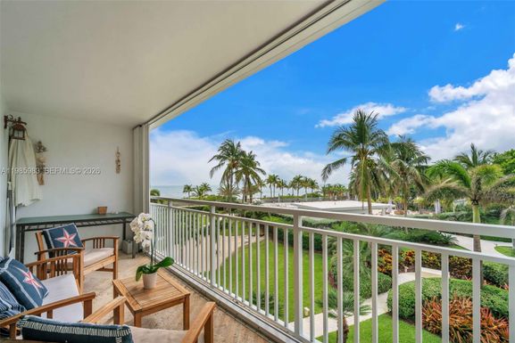 611 Ocean Dr # 3E, Key Biscayne FL 33149
