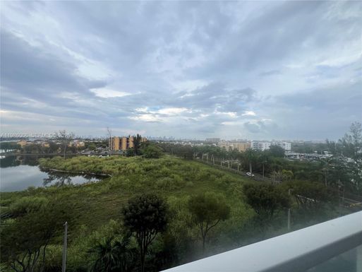 5077 NW 7th St # 709, Miami FL 33126