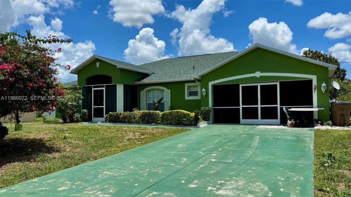 1122 MCKINLEY AVE, Lehigh Acres FL 33972