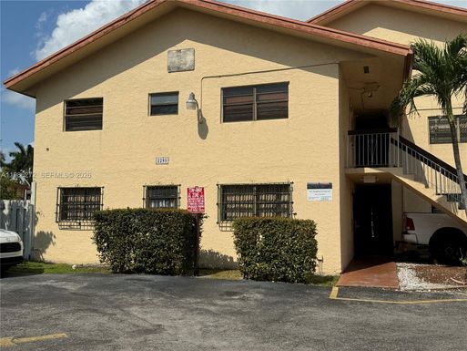 2295 W 53rd Pl # 201, Hialeah FL 33016