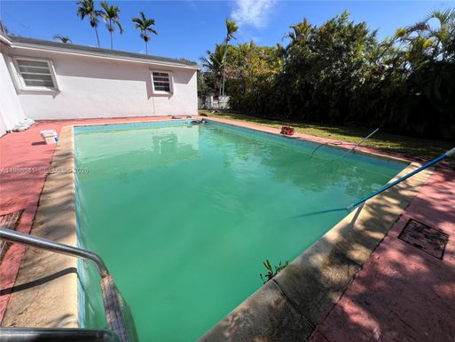 9950 SW 35th Ter, Miami FL 33165