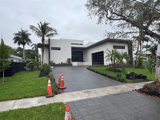 2161 NE 124th St, North Miami FL 33181