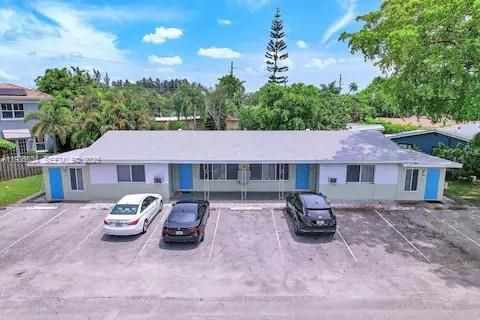 1100 NE 18th Ct # 8, Fort Lauderdale FL 33305