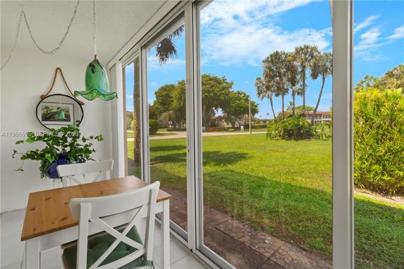 3 Abbey Ln # 101, Delray Beach FL 33446
