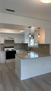 11163 NW 7th St # 19, Miami FL 33172