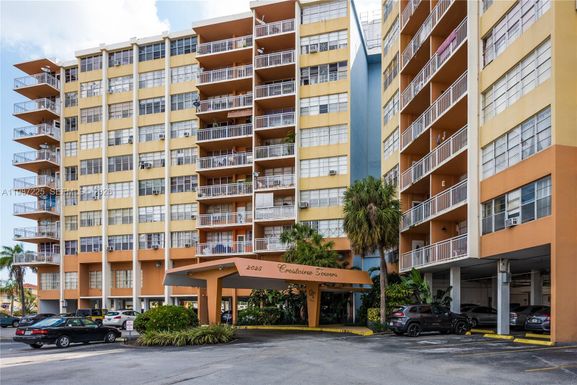 2025 NE 164th St # 610, North Miami Beach FL 33162
