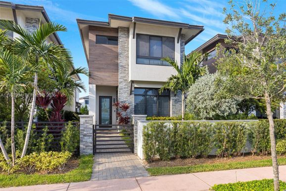 8225 NW 43rd St, Doral FL 33166