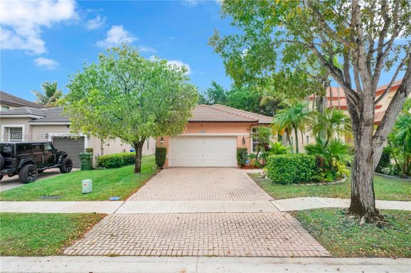 19269 NW 14th St, Pembroke Pines FL 33029