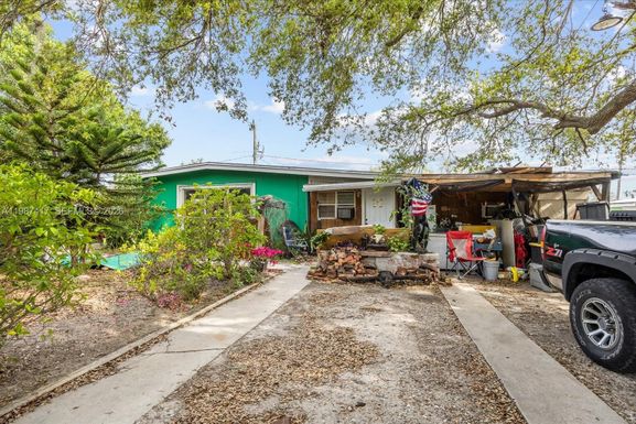 114 SW 21st St SW, Vero Beach FL 32962