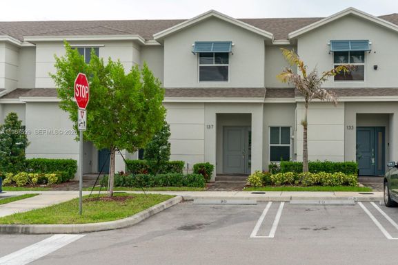 137 NE 3rd Ct, Florida City FL 33034