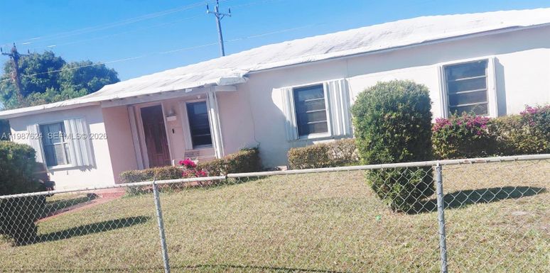 10845 Perry Dr, Miami FL 33176