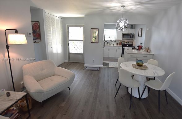 2572 E Emory Dr # F, West Palm Beach FL 33415