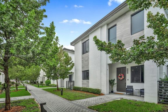 4346 NW 81st Ave, Doral FL 33166