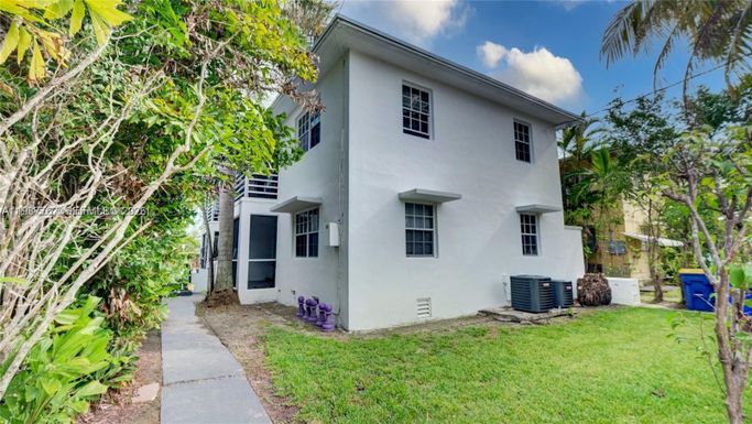 1791 Marseille Dr, Miami Beach FL 33141