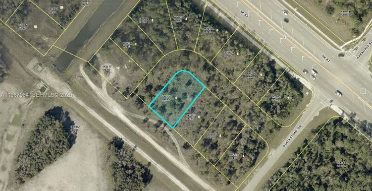 807 Fabian Cir, Fort Myers FL 33913