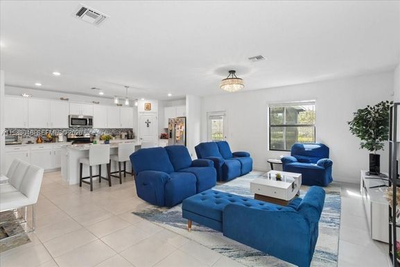 6018 Henderson Way, West Palm Beach FL 33415