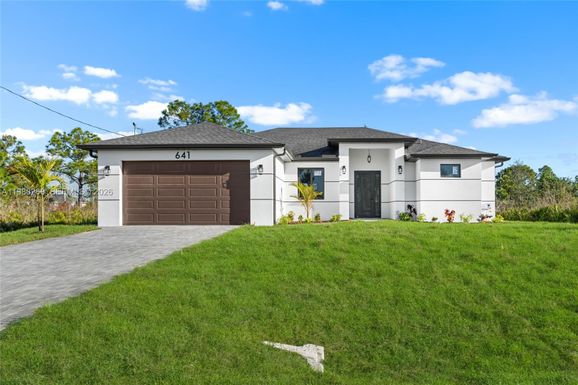 641 Camilla, Lehigh Acres FL 33974