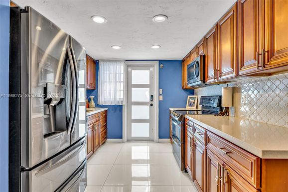 1400 S 19th Ave # 1, Hollywood FL 33020